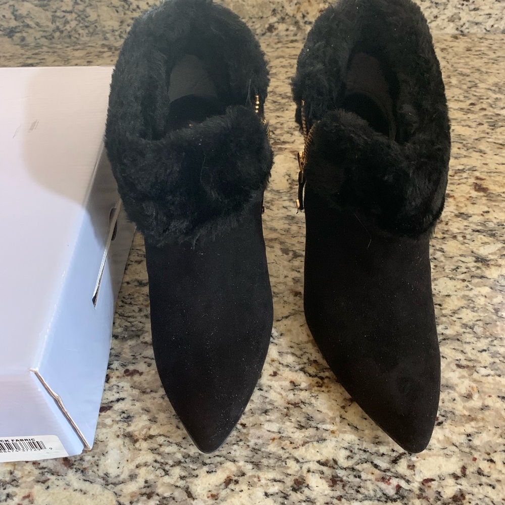 Marc Fisher Cahoots black ankle boots with fur trim size 10, 3” heel
